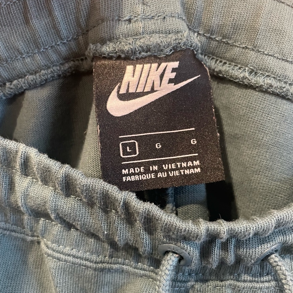 Nike Teal Drawstring Women’s Athletic Shorts - Picture 3 of 3